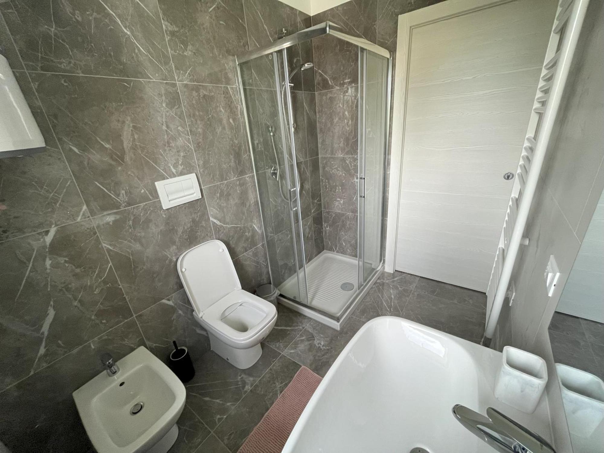 Welcome Milano Guest House Bagian luar foto